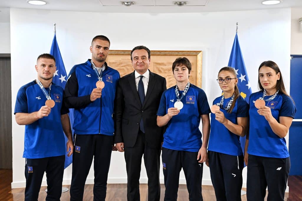 Kurti pret ekipin e xhudos pas suksesit në Lojërat Mesdhetare Taranto 2026