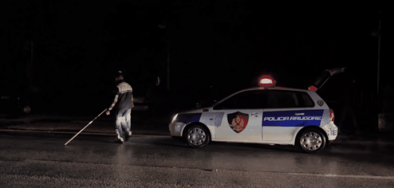 Aksident në aksin Gramsh–Cërrik, motor godet këmbësore dhe largohet