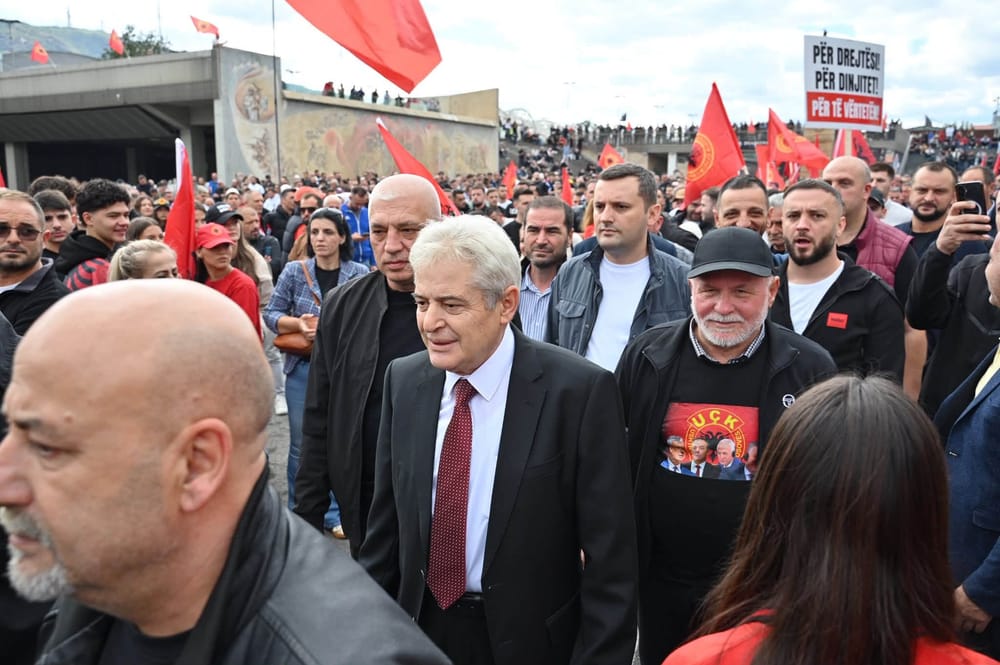 Protesta në Shkup: Kryetari i BDI-së Ahmeti thirr liri për çlirimtarët