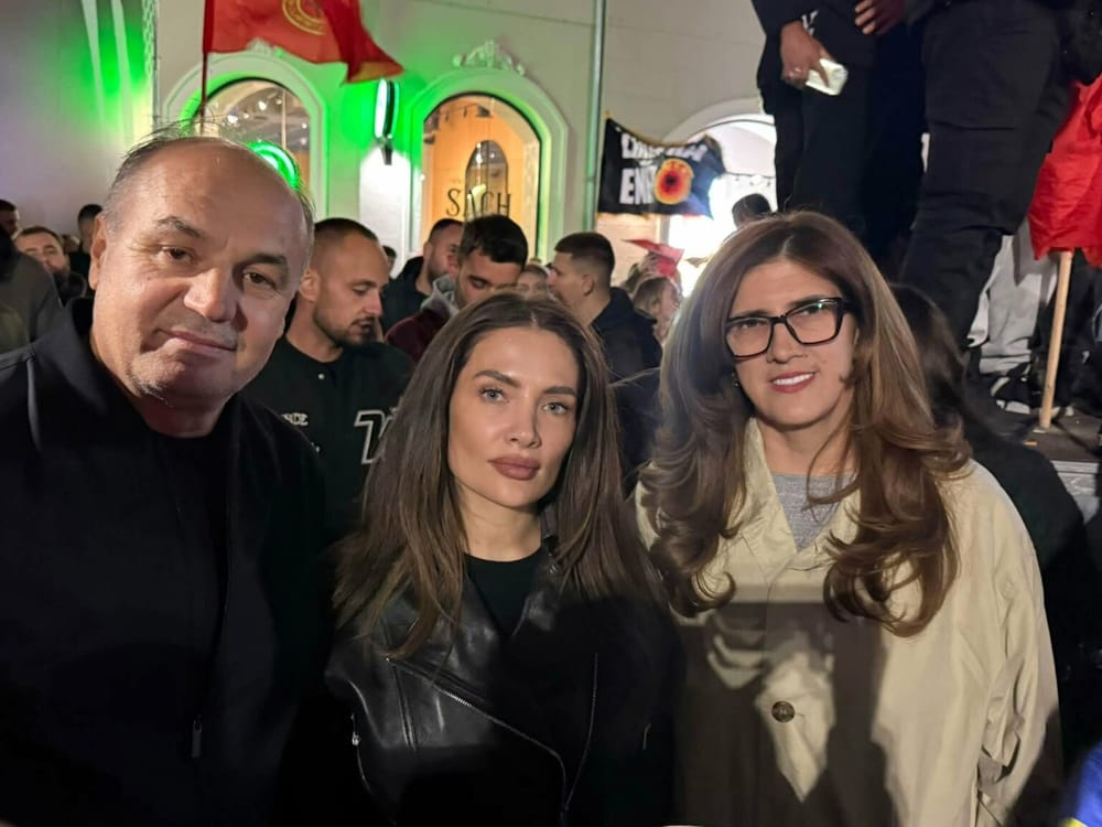 Deputetja e PDK-së Musliu-Shoshi bashkohet protestës së 11-të natë për çlirimtarët e UÇ…