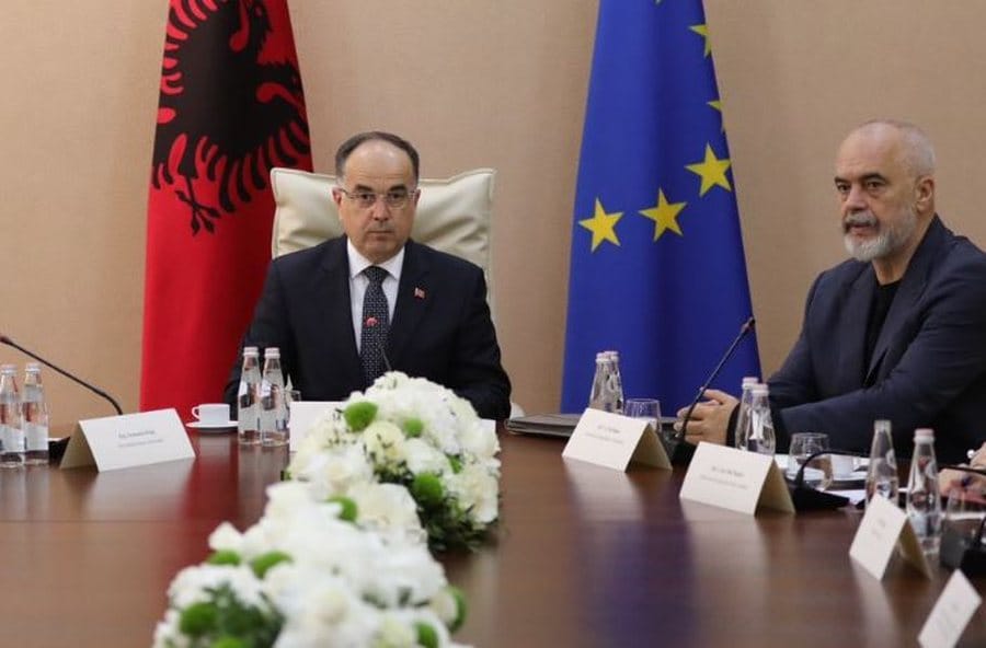 Këshilli i Sigurisë Kombëtare mblidhet në Pallatin e Brigadave