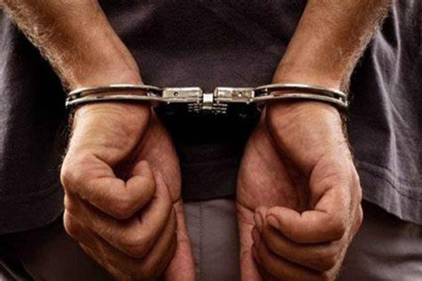 Arrestohet një person në Klinë pasi dyshohet se qëlloi me armë në ajër