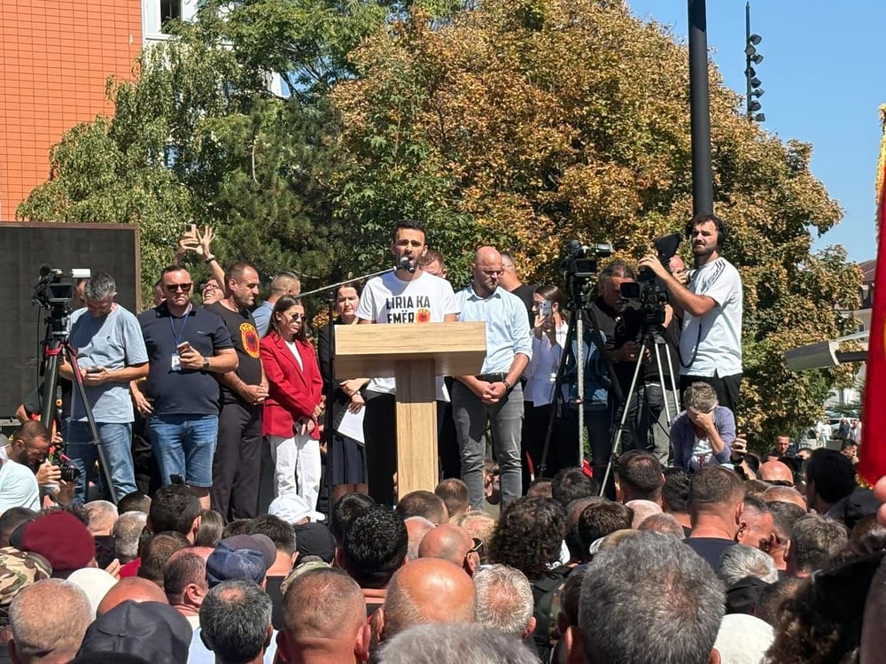 Altin Krasniqi në protestë: Nuk dorëzohemi, të bashkohemi të gjithë shqiptarët