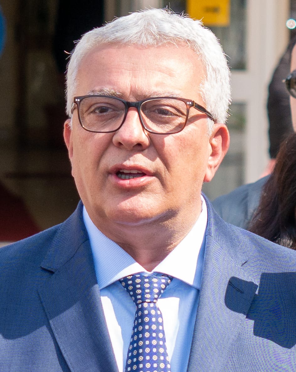 Forumi Shqiptar voton për shkarkimin e Andrija Mandiçit
