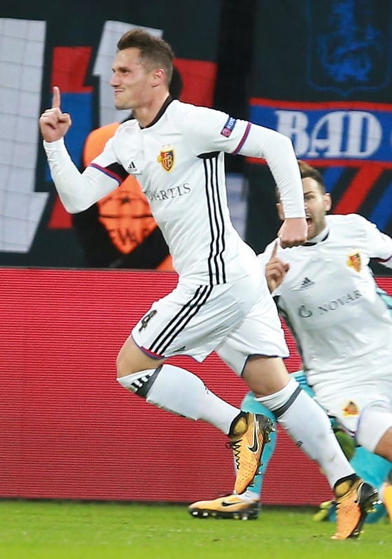 Taulant Xhaka del në mbrojtje të vëllait pas situatës kritike