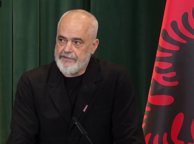 Rama kritikon funeral shtetëror të Mlladiçit: 'S'mund të bësh funeral për një kasap'