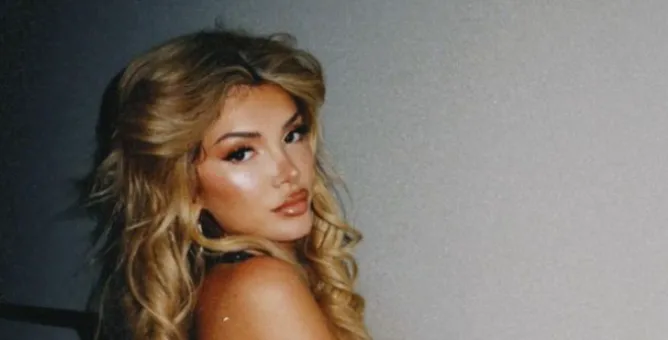 Era Istrefi tërheq vëmendjen me fotot e reja në bikini në Instagram