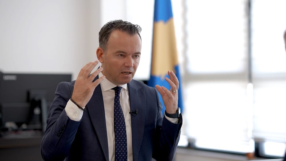 Peci: Stop sulmeve ndaj Donika Gërvallës