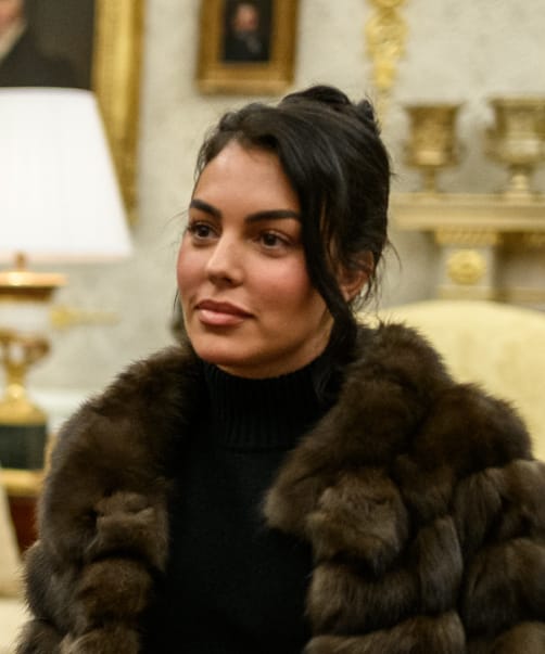 Georgina Rodríguez shfaqet në Milan me minifund lëkure pas kritikeve për peshën