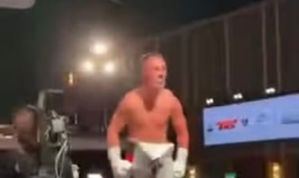 Leutrim Berisha fiton me nokaut në debutimin profesional në Stokholm
