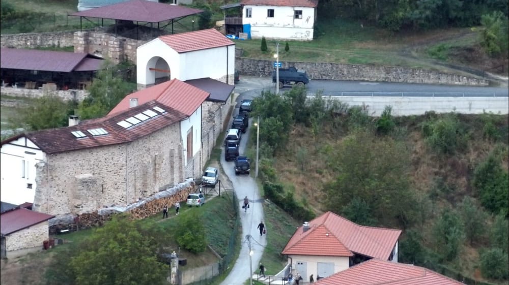 Ambasada britanike bën thirrje Serbisë për autorët e Banjskës