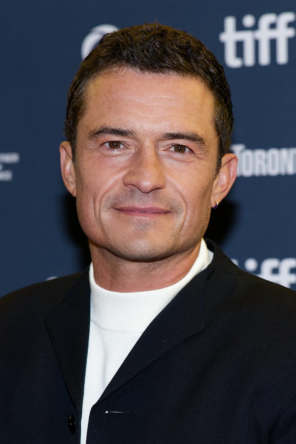 Orlando Bloom tërheq vëmendjen me fizikun e tonifikuar në plazh në Spanjë