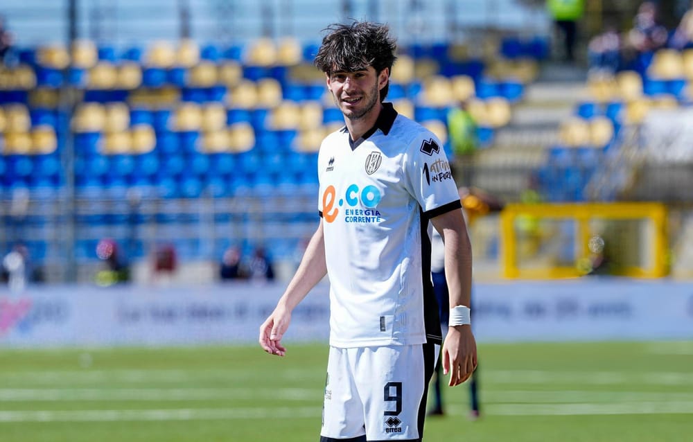 Cristian Shpendi shkëlqen te Cesena dhe tërheq vëmendjen në Serie B e Angli