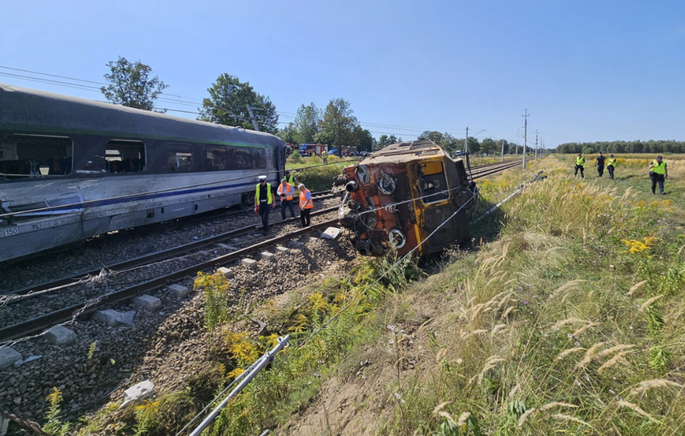 Treni përplaset me betonierë në Poloni, një i vdekur dhe 20 të plagosur