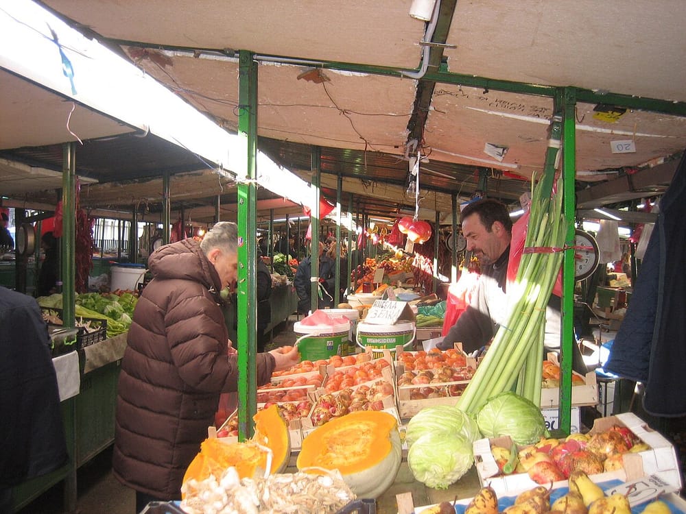 Bit Pazar mbetet rrezik për këmbësorët, kryetari premton semaforë dhe legalizim