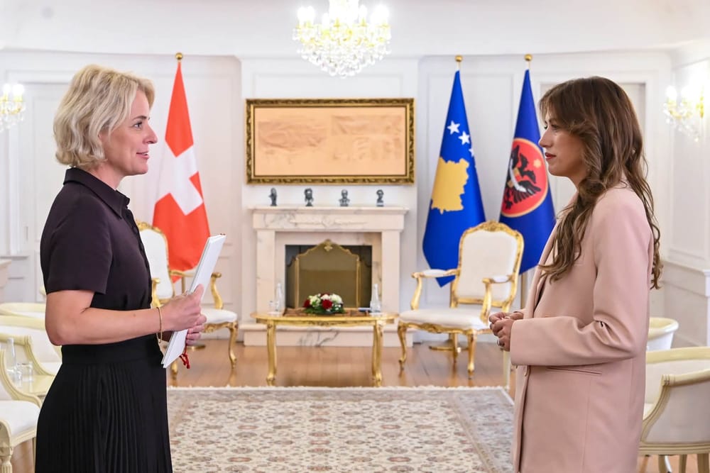 Albulena Haxhiu pret ambasadoren e re të Zvicrës në Kosovë