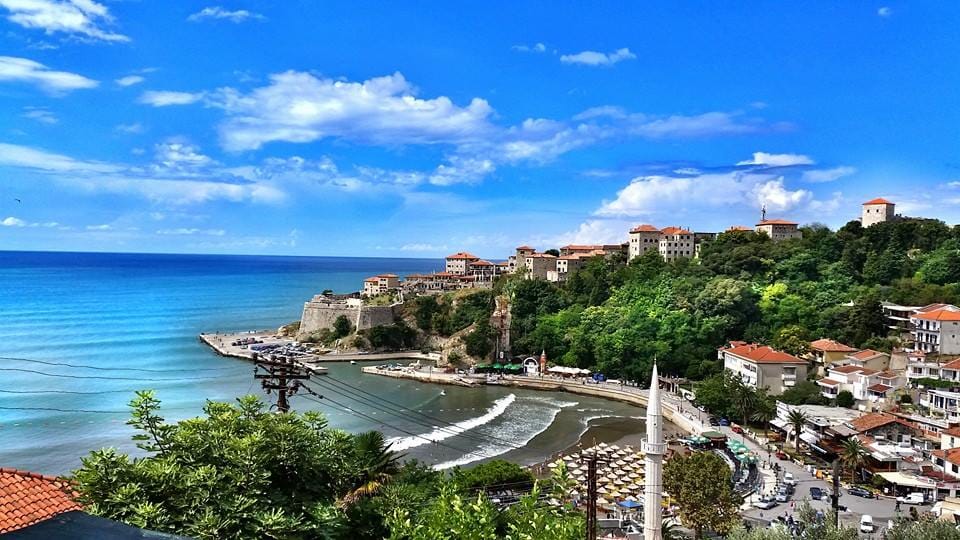 Kuzhina tradicionale e Ulqinit kundër ushqimit të shpejtë