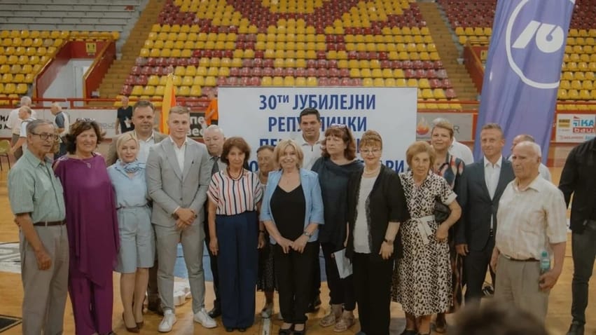 Siljanovska-Davkova në Ohër: Pensionimi nuk është fundi i jetës aktive