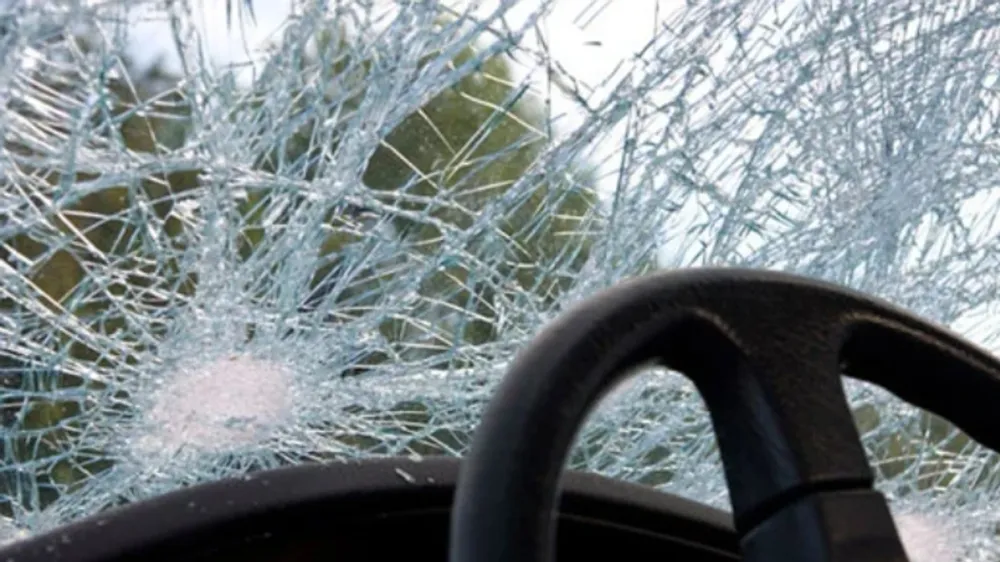 Dy persona lëndohen rëndë në aksident motorristik në rrugën Jazhincë–Tetovë