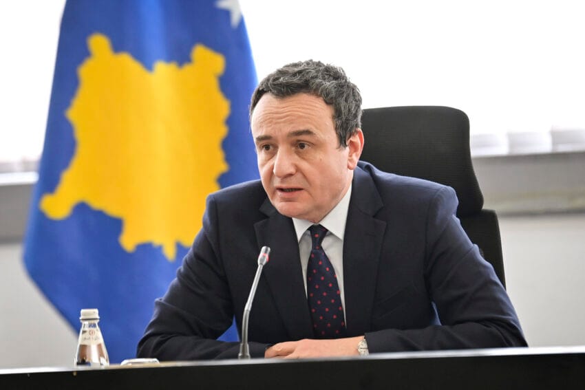 Kurti kujton 36-vjetorin e shpalljes së Republikës së Kosovës në Kaçanik