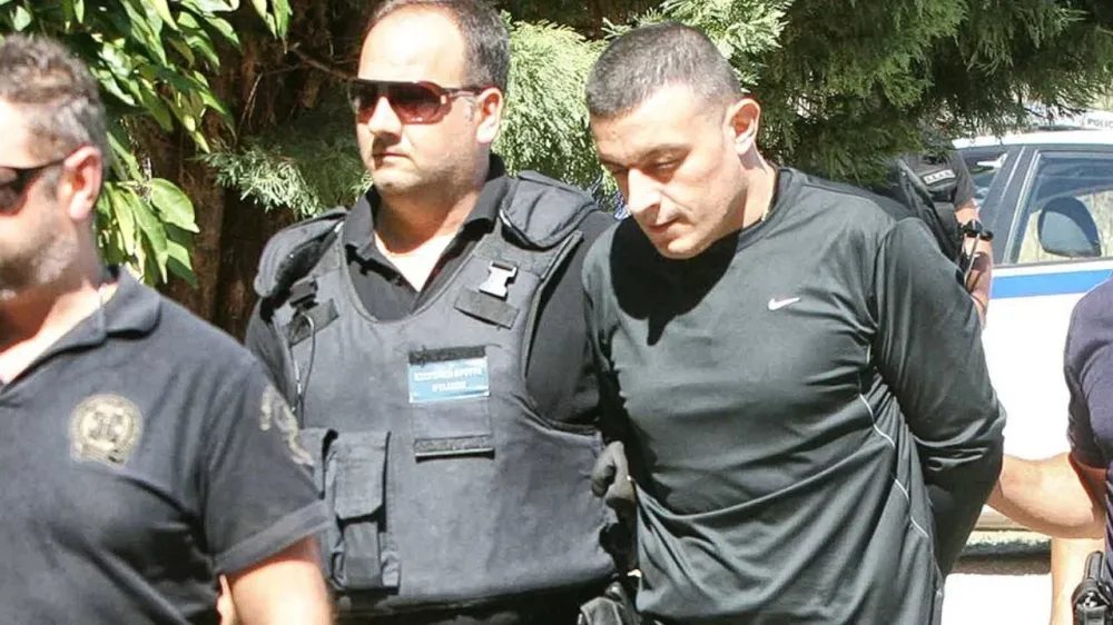 Alket Rizai përfiton leje nga burgu dhe kërkohet nga autoritetet