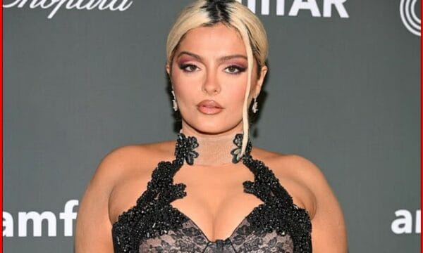 Bebe Rexha reagoj kundër komenteve për gjoksin e saj në rrjetet sociale