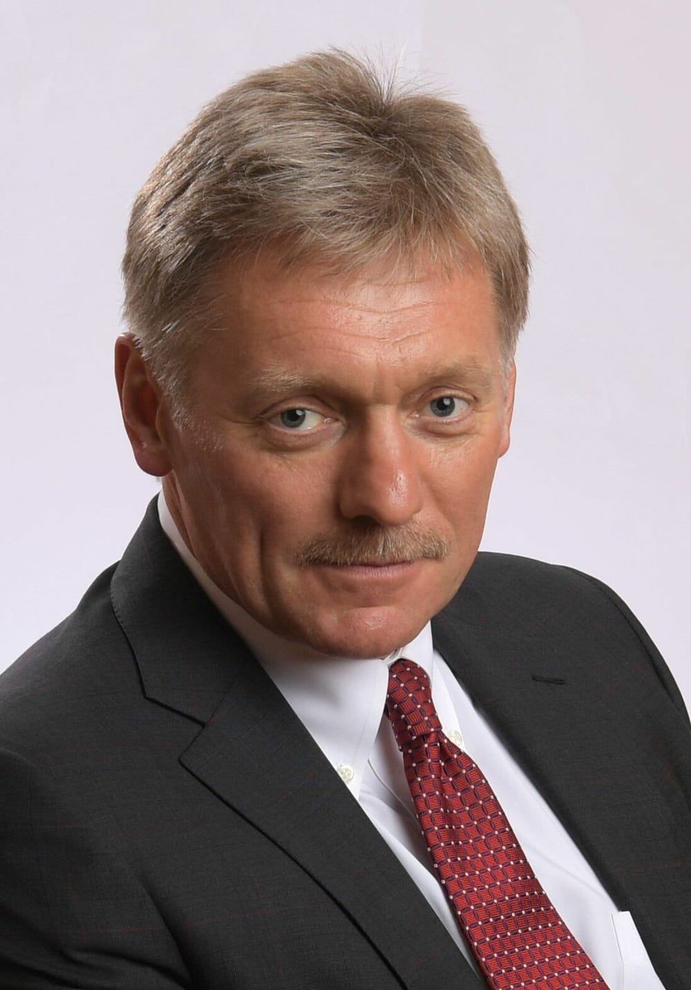 Foto: Wikimedia Commons / Dmitry Peskov portrait (cropped).jpg