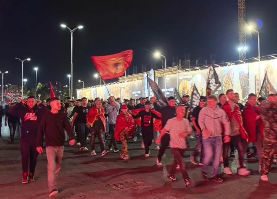 Foto për lajmin protestuesit marshojne drejt selise se eulex it pas tubimit ne prishti 20260918