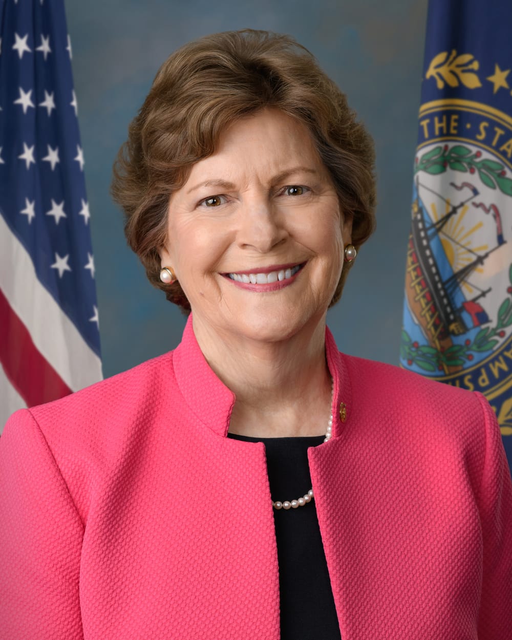 Foto: Wikimedia Commons — Jeanne Shaheen, official portrait