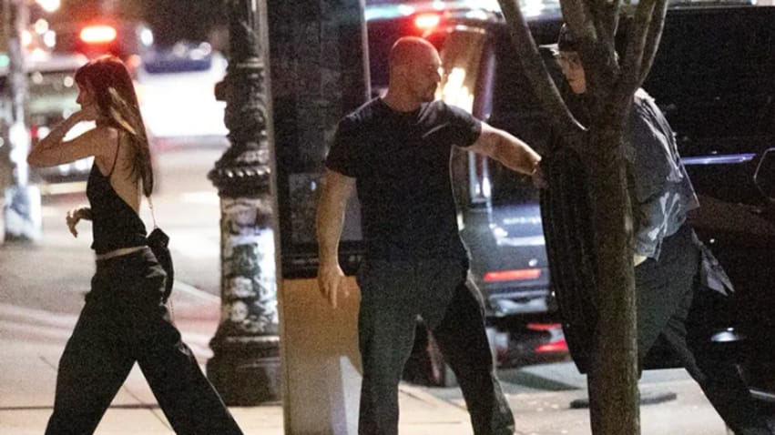 Dakota Johnson dhe Machine Gun Kelly ndezin thashetheme romance pasi u pamë së bashku n…