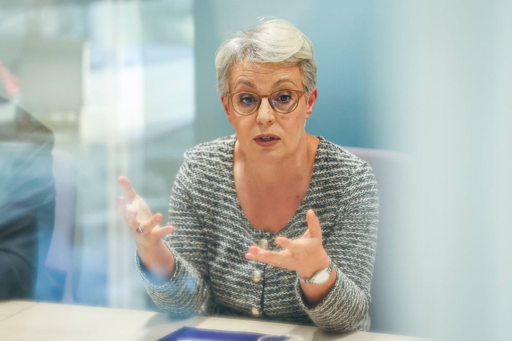 Ministra Gërvalla nis ligjin për Byronë në Zyrën e Kryeministrit