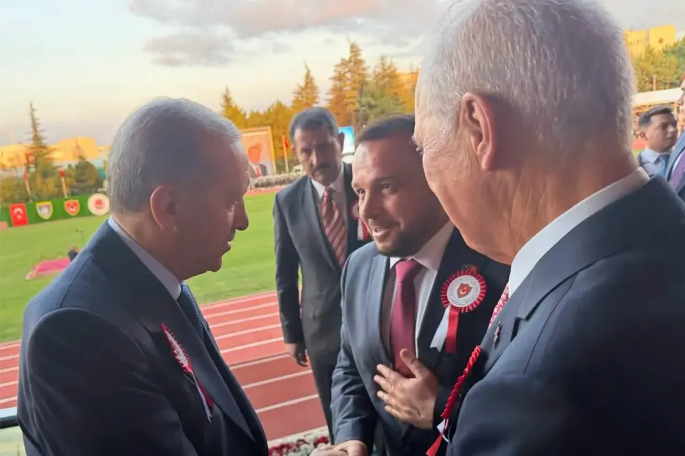 Maqedonci takon presidentin Erdogan në Turqi, pesë kadetë kosovarë diplomojnë