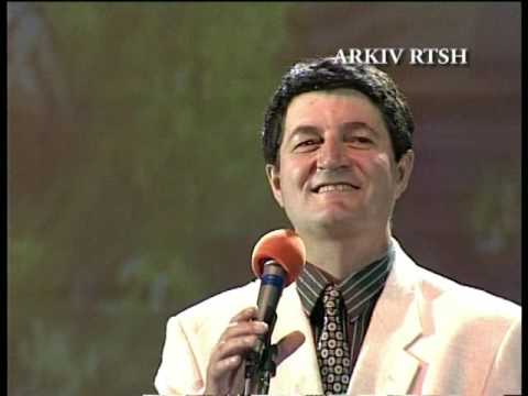 Arif Vladi dhe Shkurte Fejza performojnë në Marshin për Liri