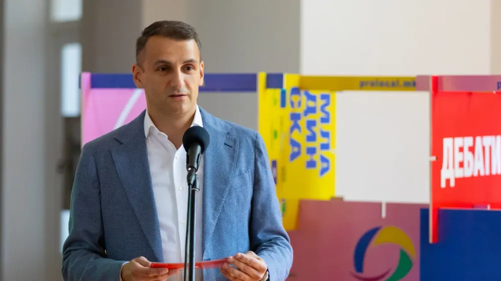 Vellkovski: Të rinjtë duhet të bashkëpunojnë në politikën rinore