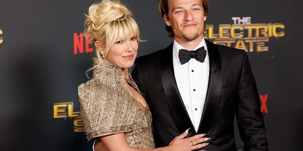 Millie Bobby Brown dhe Jake Bongiovi adoptojnë djalë, fëmijën e dytë të çiftit