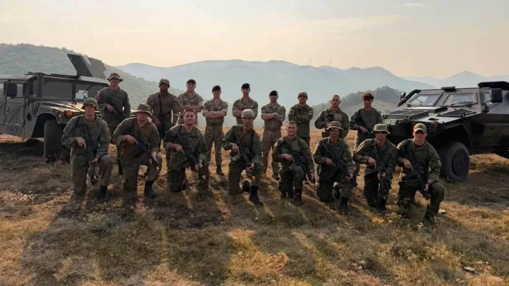 Ushtarakët shqiptarë kryejnë stërvitje në Kosovë