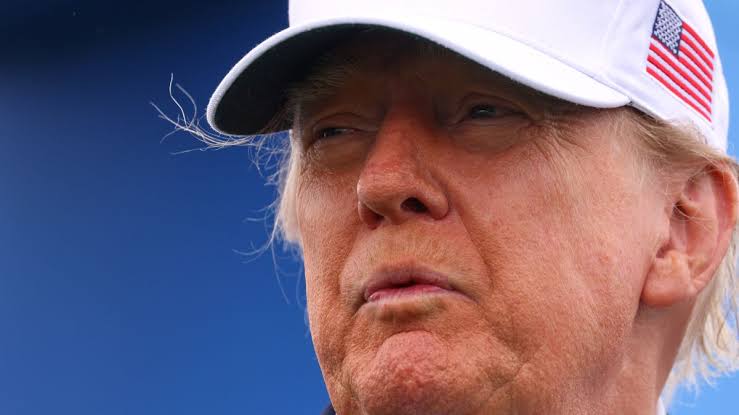 Donald Trump minimizon rreziqet e inteligjencës artificiale