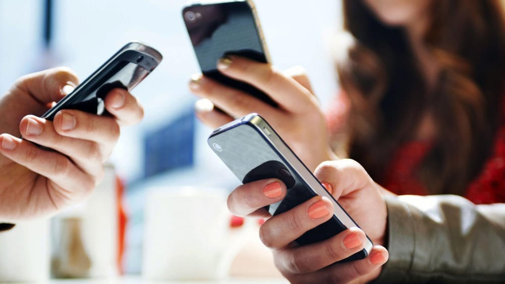 Studim: Përdorimi i madh i rrjeteve sociale lidhet me izolimin social