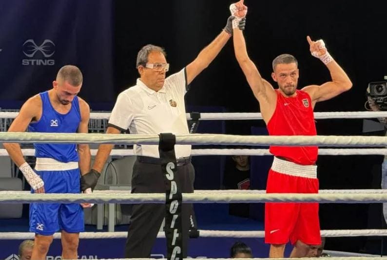 Bashkim Bajoku fitoi 5:0 kundër Farid Hreish në Evropianin e boksit