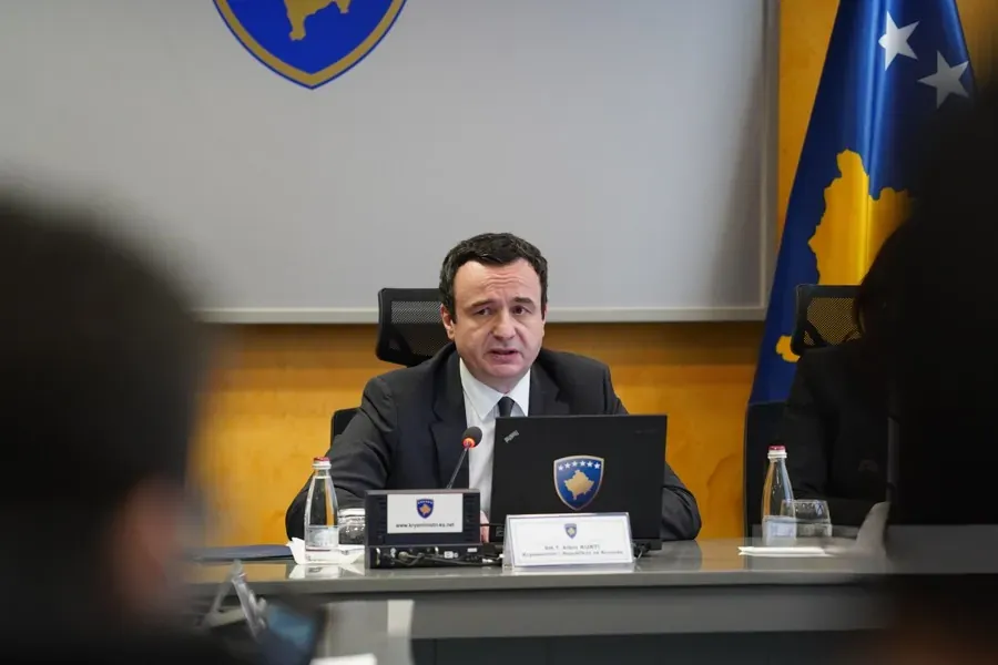 Kurti u bën thirrje partive për presidentin
