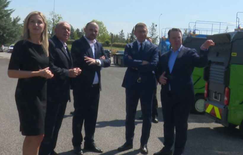 Shkupi dhe dhjetë komuna pajisen me 49 automjete të reja higjiene