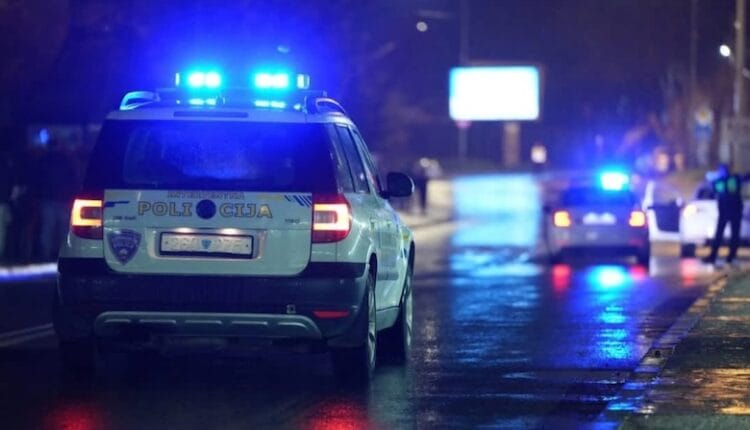 Dy viktima dhe tre të plagosur rëndë në aksident pranë aeroportit të Shkupit