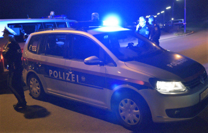 Dyshuari i vrasjes në Graz arrestuar i mbuluar me gjak, ka zgjedhur të heshtë