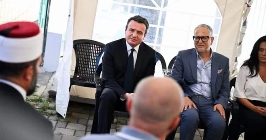 Kurti shkon për ngushëllime te familja e Laurent Krasniqit