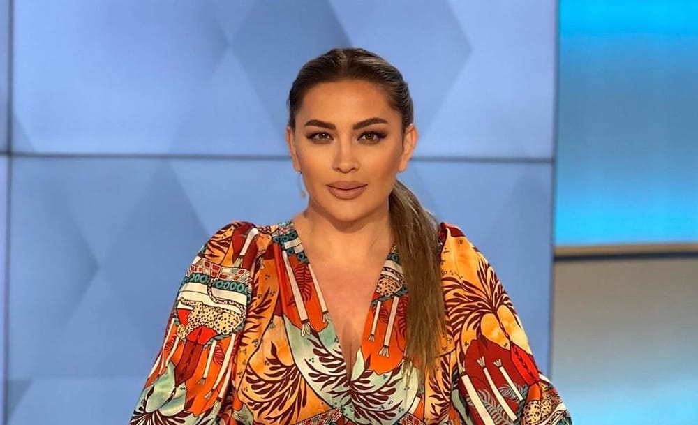 Rozana Radi i kthen përgjigje ndjekëses që e kritikoi për pamjen