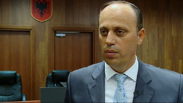 Sandër Simoni zgjidhet anëtar i KLGJ-së pas shorti me gogla në mbledhjen e gjyqtarëve
