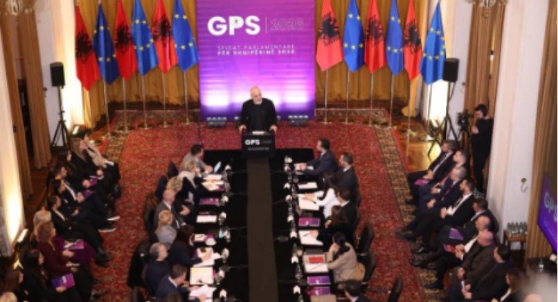 PS konvokon grupin parlamentar dhe qeverinë për të shtatorën