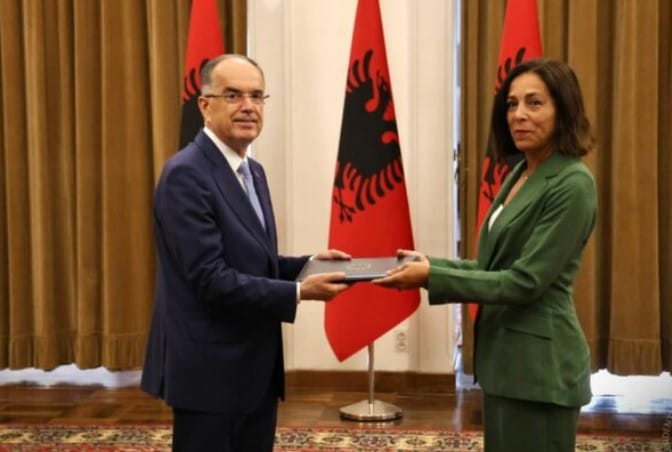 Sofia Moreira de Sousa merr detyrën dhe dorëzon letrat kredenciale te Begaj