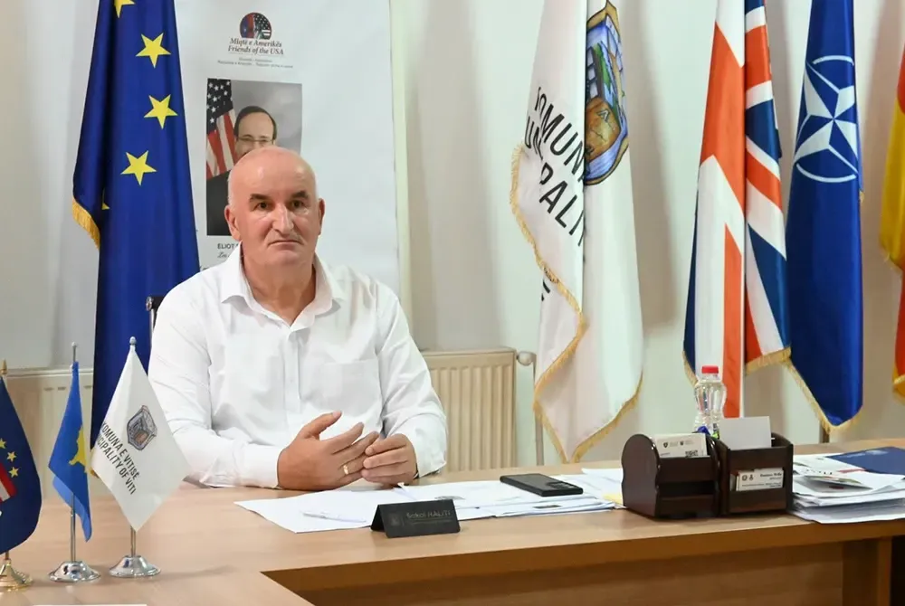 Kryetari i Vitisë uron nxënësit dhe mësimdhënësit për vitin shkollor 2026/2027
