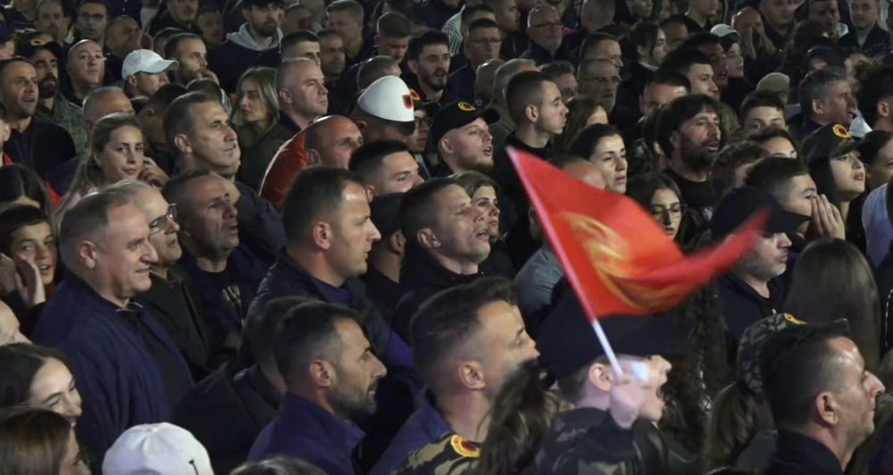 Iniciativa “Jo në emrin tim!” mban sonte protestën e pesëmbëdhjetë në Prishtinë